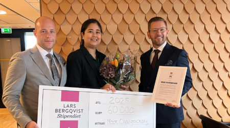 Mook Changrachang tillsammans med Byggchefernas vice ordförande Anders Hinn (t.h) och styrelseledamoten Andréas Grüneberger (t.v). 